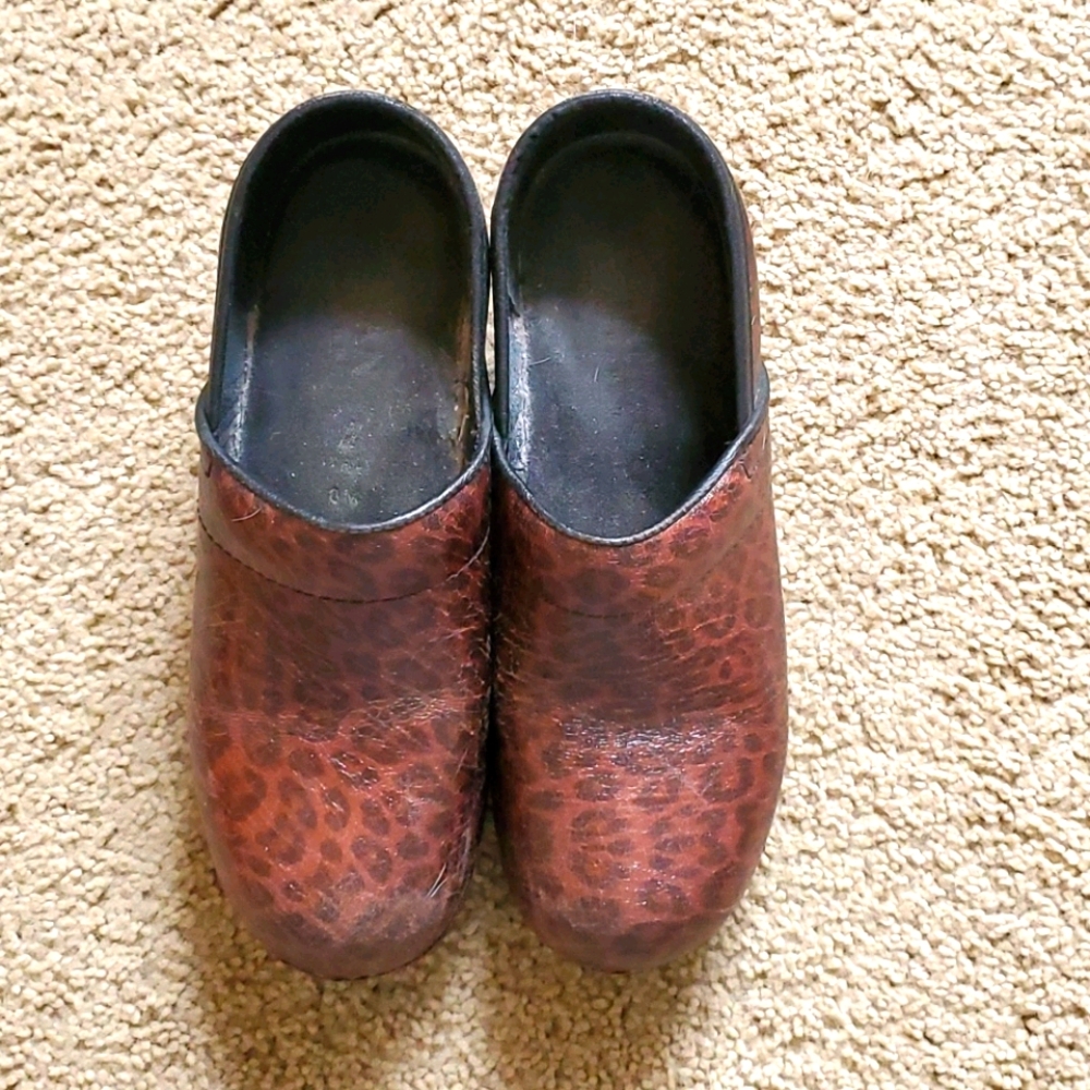 Clogs